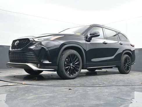 Used 2025 Toyota Highlander XSE image 28