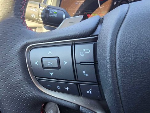 Used 2025 Lexus UX 300h AWD image 33