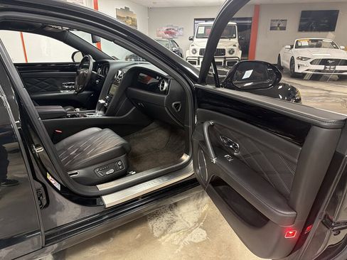 Used 2015 Bentley Flying Spur V8 image 52