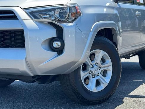 Used 2022 Toyota 4Runner SR5 Premium w/ Moonroof Package RWD image 5