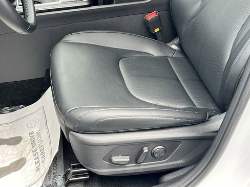 Certified 2026 Kia Sportage EX w/ EX Panorama Roof Package FWD image 13