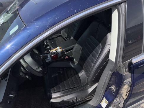 Used 2011 Volkswagen CC Sport FWD image 3