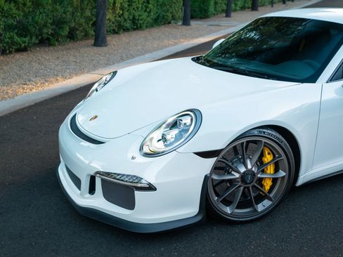 Used 2015 Porsche 911 GT3 RWD image 16