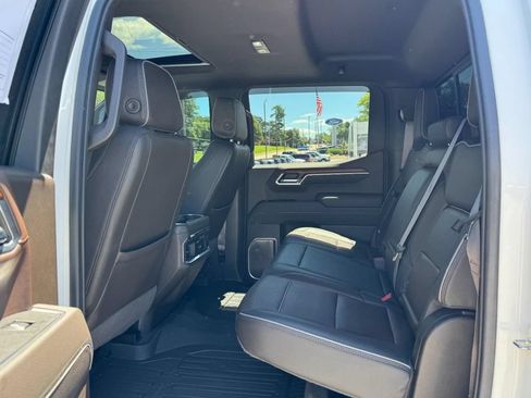 Used 2023 GMC Sierra 1500 Denali w/ Denali Reserve Package AWD/4WD image 10