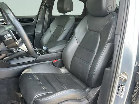 Used 2022 Porsche Cayenne Coupe AWD/4WD image 27