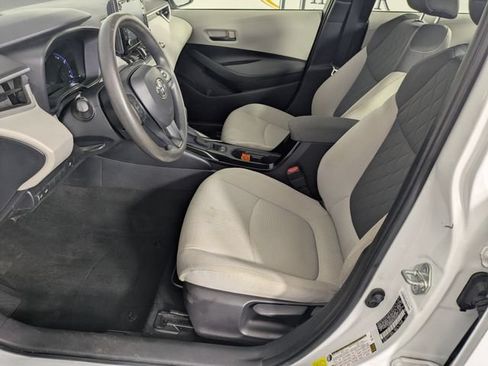 Used 2022 Toyota Corolla LE FWD image 12