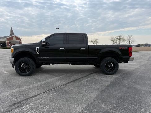 Used 2017 Ford F250 Lariat w/ Lariat Ultimate Package image 9