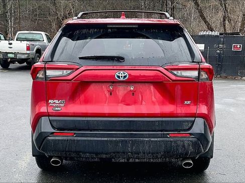 Used 2023 Toyota RAV4 SE w/ Weather & Moonroof Package image 5