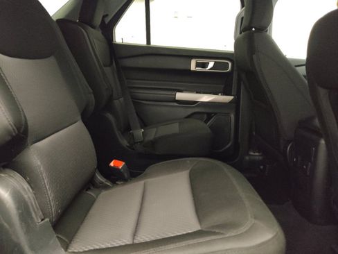 Used 2023 Ford Explorer XLT RWD image 19