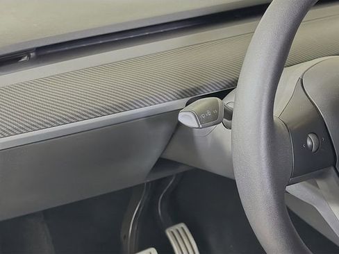 Used 2022 Tesla Model Y Performance image 10