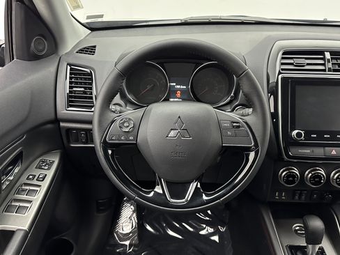 Used 2025 Mitsubishi Outlander Sport SE image 25