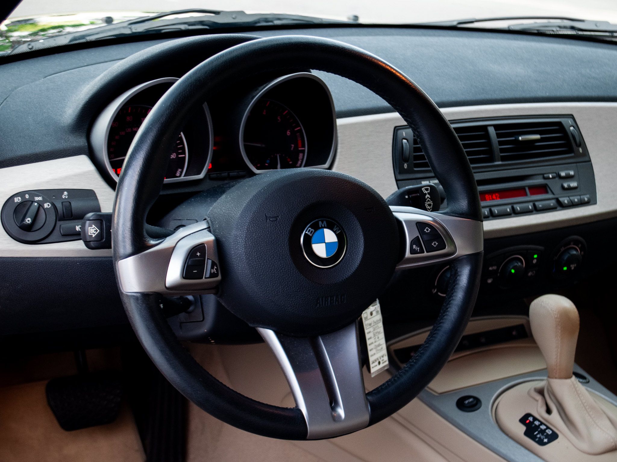 Used 2005 BMW Z4 2.5i RWD image 6