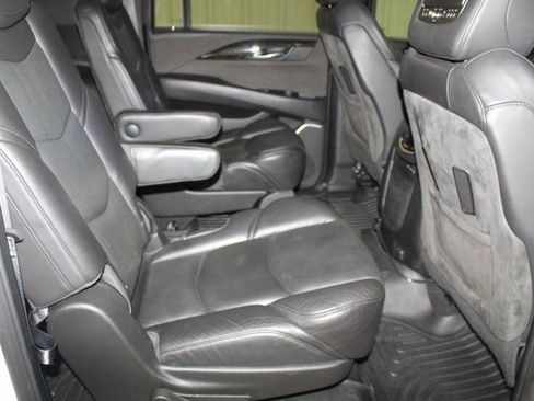 Used 2018 Cadillac Escalade ESV Platinum image 19