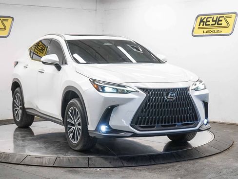 Used 2025 Lexus NX 250 FWD image 5