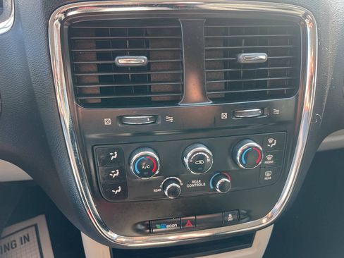 Used 2013 Dodge Grand Caravan SE FWD image 17