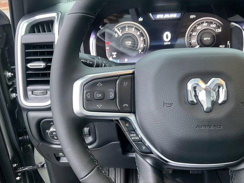 New 2026 RAM 1500 4x4 Crew Cab image 28