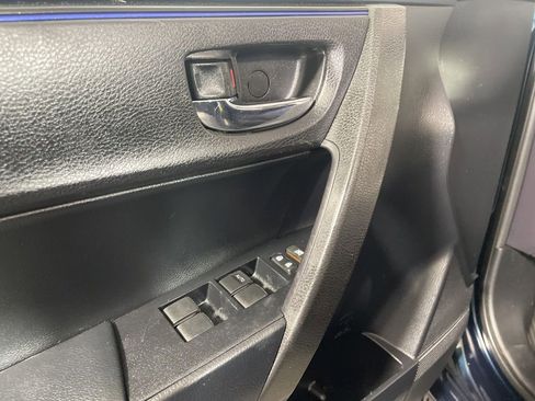 Used 2018 Toyota Corolla SE FWD image 9