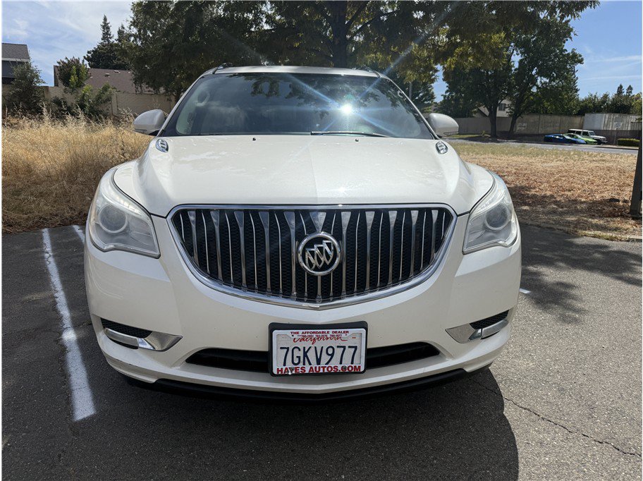 Used 2014 Buick Enclave Leather w/ Trailering Provision Package FWD image 2