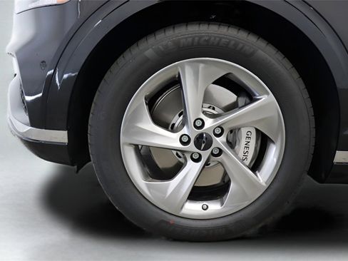 New 2026 Genesis GV70 2.5T Advanced image 4