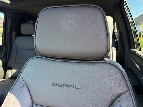 Used 2024 GMC Yukon XL Denali w/ Denali Reserve Package AWD/4WD image 18