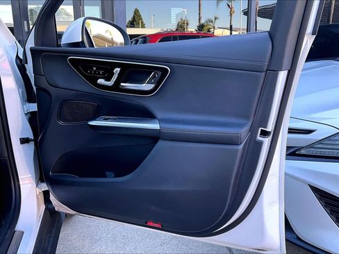 Used 2024 Mercedes-Benz GLC 300 GLC 300 image 23