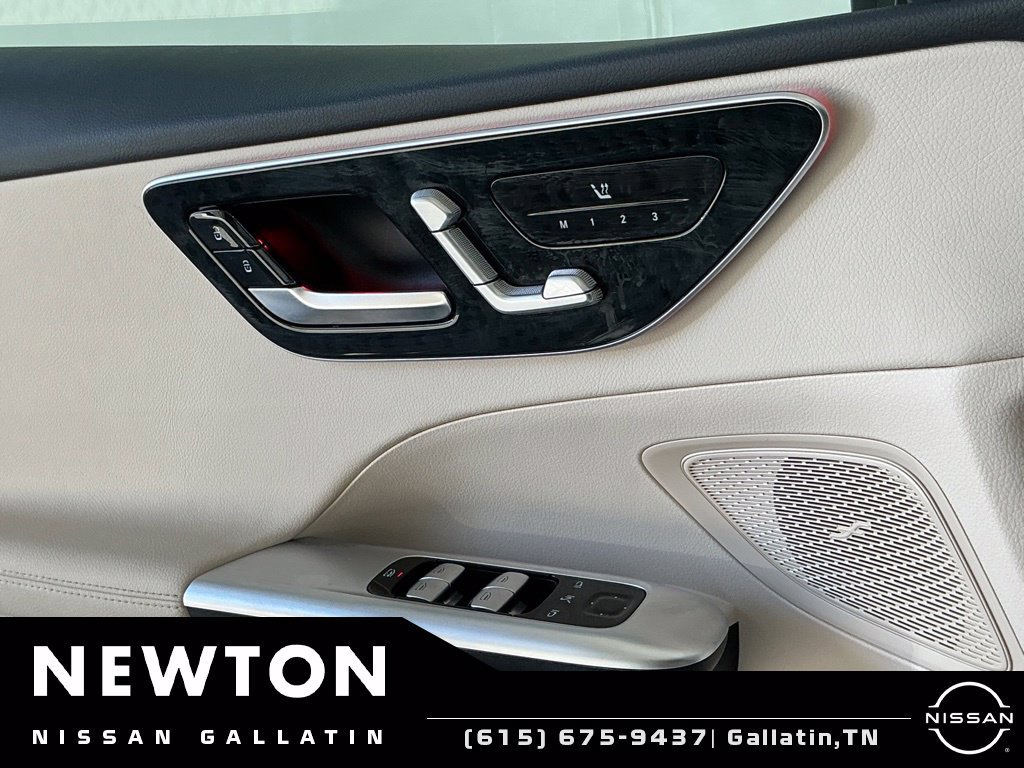 Used 2025 Mercedes-Benz C 300 4MATIC Sedan image 13