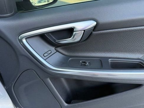 Used 2014 Volvo S60 T5 FWD image 15