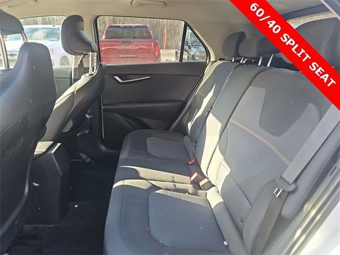 Used 2024 Kia Niro LX image 10