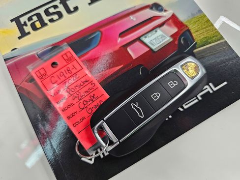 Used 2022 Porsche 911 Carrera 4S w/ Sport Package image 31