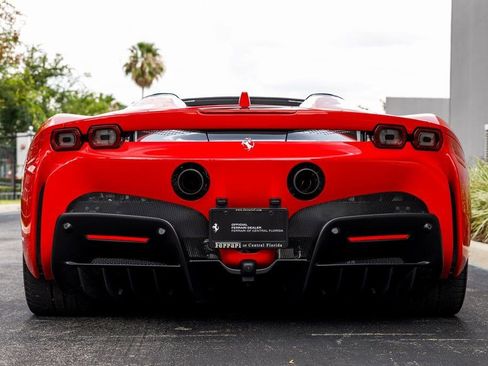 Used 2022 Ferrari SF90 Spider image 12