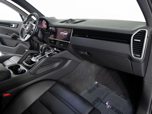 Certified 2023 Porsche Cayenne image 30