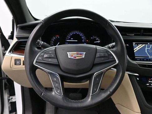 Used 2019 Cadillac XT5 Luxury FWD image 15