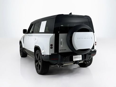 Used 2025 Land Rover Defender 110 X-Dynamic SE AWD/4WD image 3