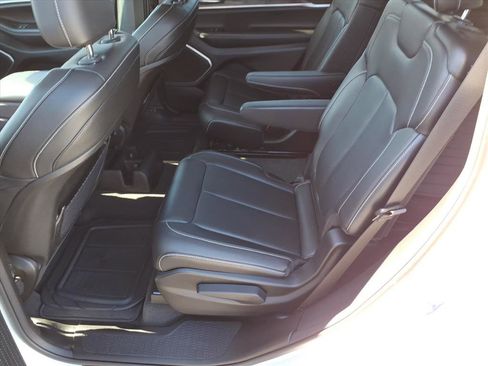 Used 2022 Jeep Grand Cherokee L Limited w/ Trailer Tow Group (B) image 12