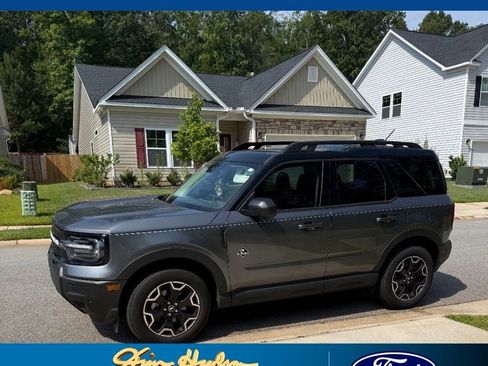 Used 2025 Ford Bronco Sport Outer Banks w/ Outer Banks Tech Package+ AWD/4WD image 1