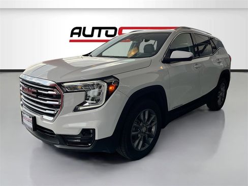 Used 2024 GMC Terrain SLT w/ LPO, Floor Liner Package image 3