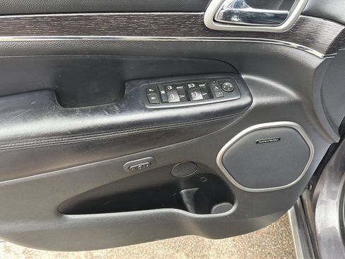 Used 2017 Jeep Grand Cherokee Summit image 13