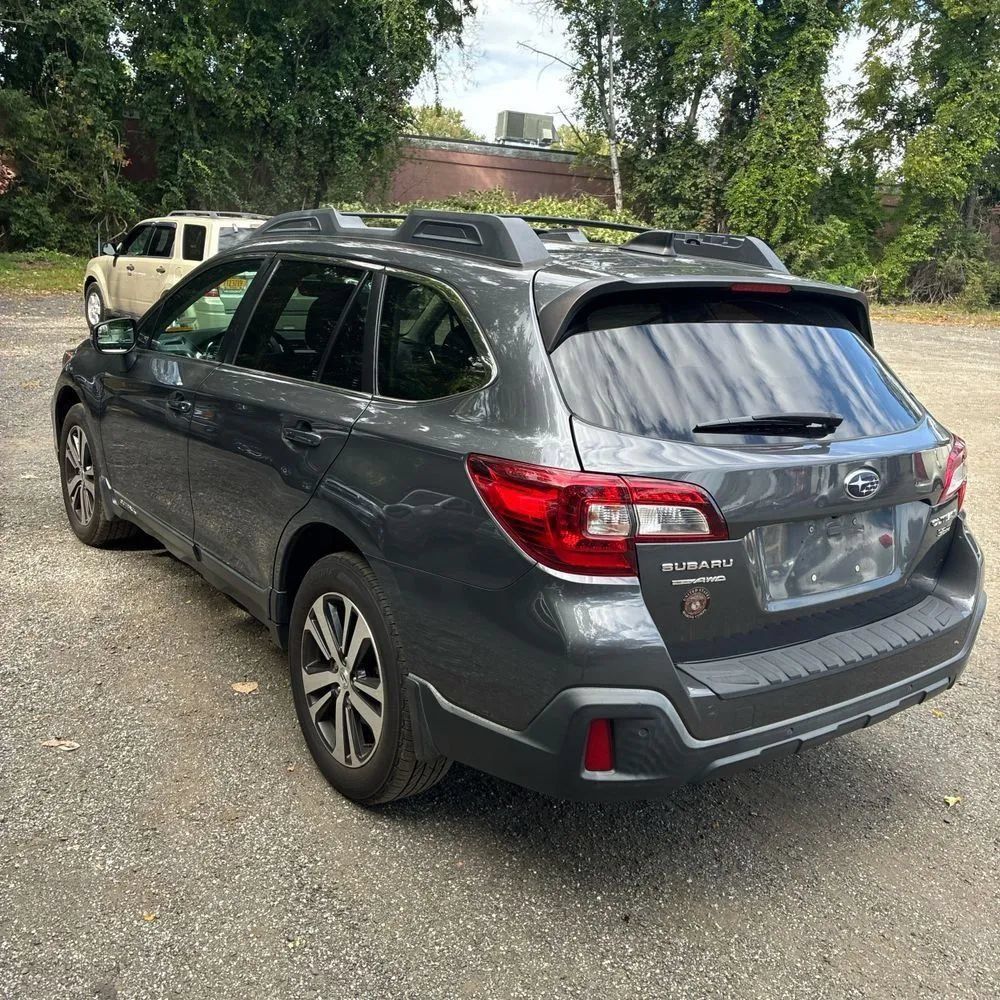 Used 2018 Subaru Outback 3.6R Limited AWD/4WD image 5