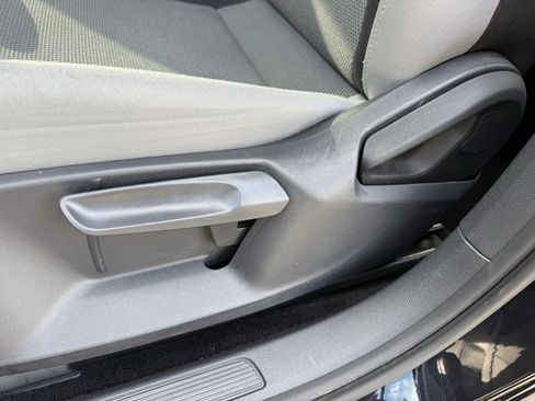 Used 2024 Volkswagen Taos S image 15