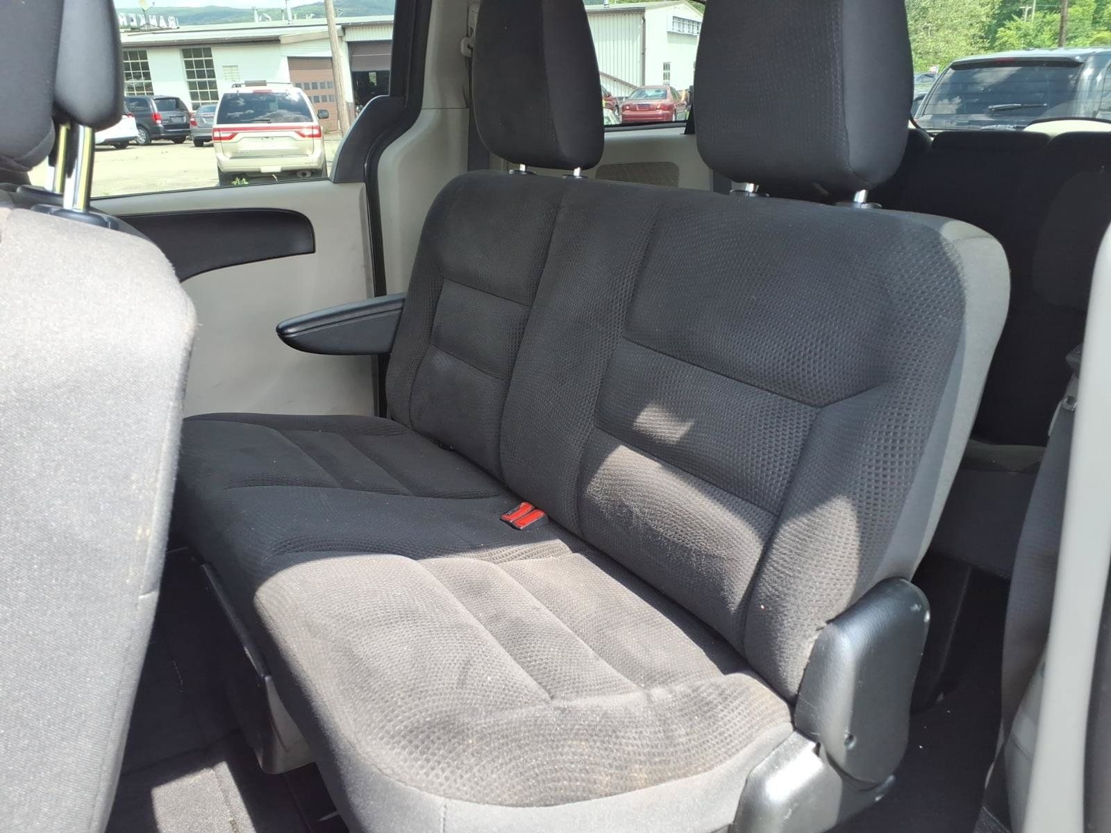 Used 2018 Dodge Grand Caravan SE w/ UConnect Hands-Free Group FWD image 7