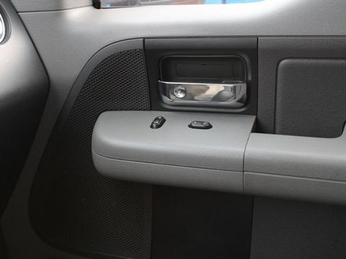 Used 2006 Ford F150 XLT image 17