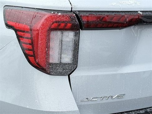 New 2026 Ford Explorer Active w/ Active Comfort Package image 8