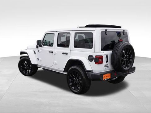 Certified 2025 Jeep Wrangler Unlimited Sahara w/ Safety Group image 11