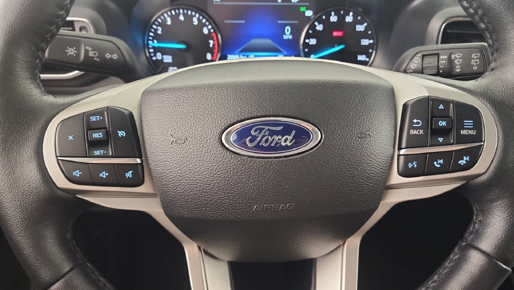 Used 2024 Ford Explorer XLT w/ Equipment Group 202A AWD/4WD image 13