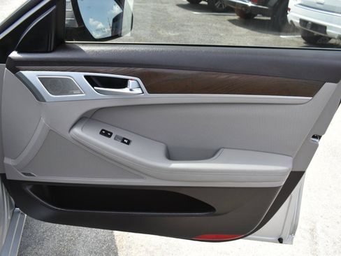 Used 2018 Genesis G80 3.8 w/ Option Group 03 RWD image 39