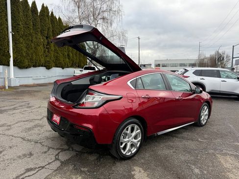 Used 2018 Chevrolet Volt Premier w/ Driver Confidence Package image 10