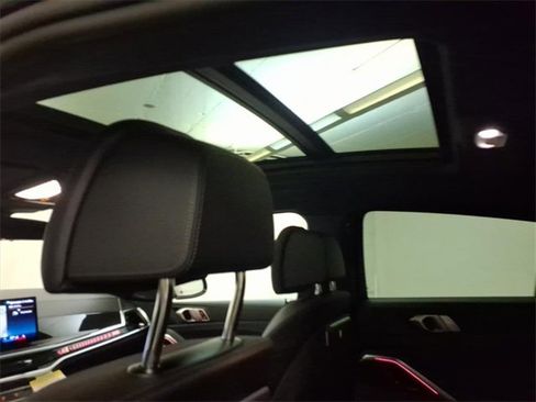 Used 2025 BMW X6 xDrive40i w/ Climate Comfort Package image 15