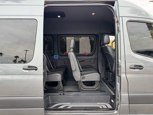 Used 2019 Mercedes-Benz Sprinter 2500 image 20