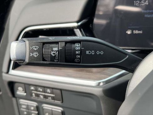 New 2026 Chevrolet Suburban LT image 20