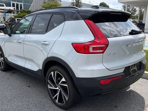Used 2021 Volvo XC40 T5 R-Design w/ Advanced Package AWD/4WD image 2